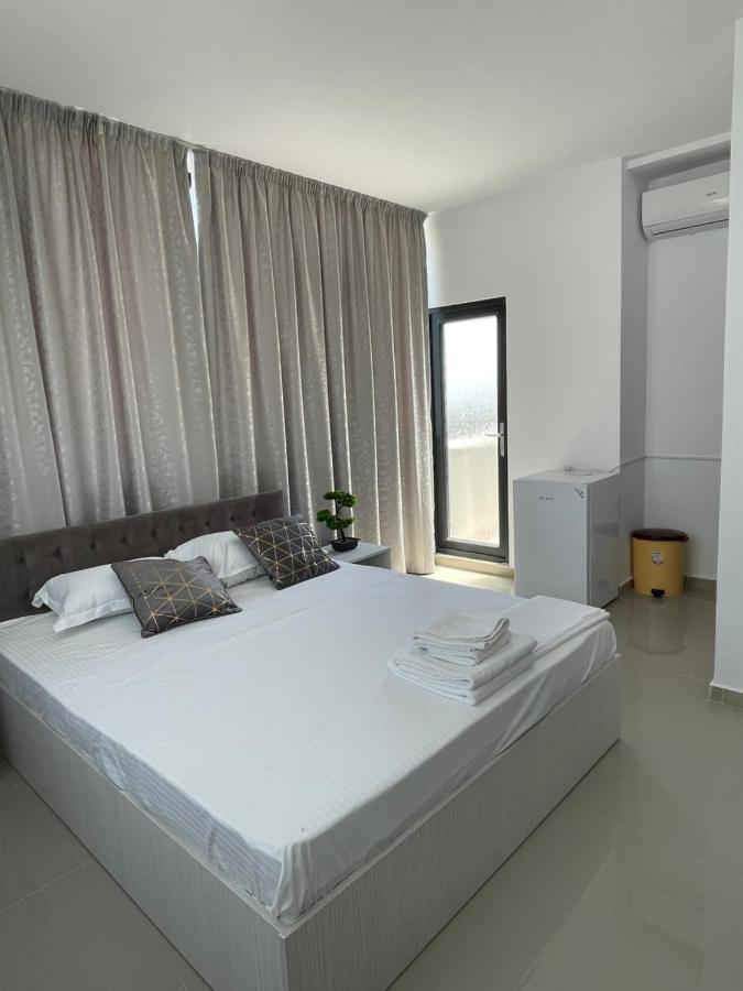 Aquazure Studio Residence Navodari Exterior photo